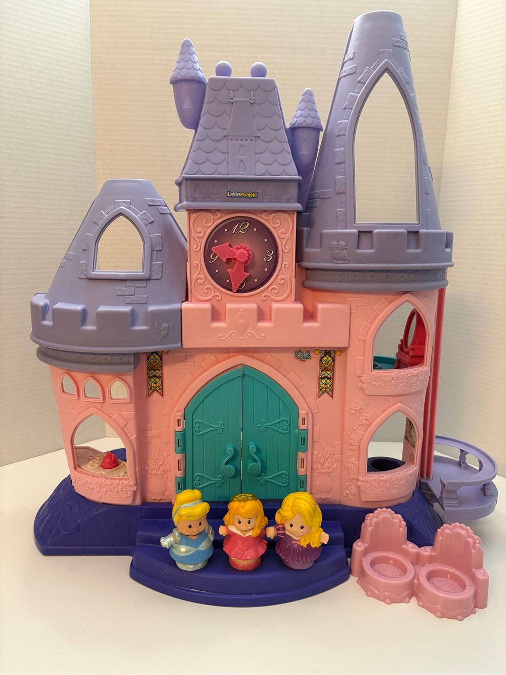 Fisher-Price Little People Disney Princess Songs Palace Castle 2012 w/ 3 Talkers